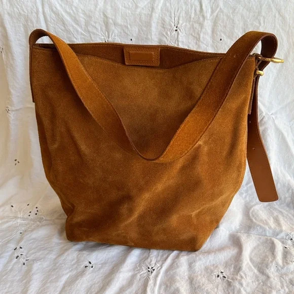 Madewell The Essential Bucket Tote Suede 🤎 - Picture 1 of 4